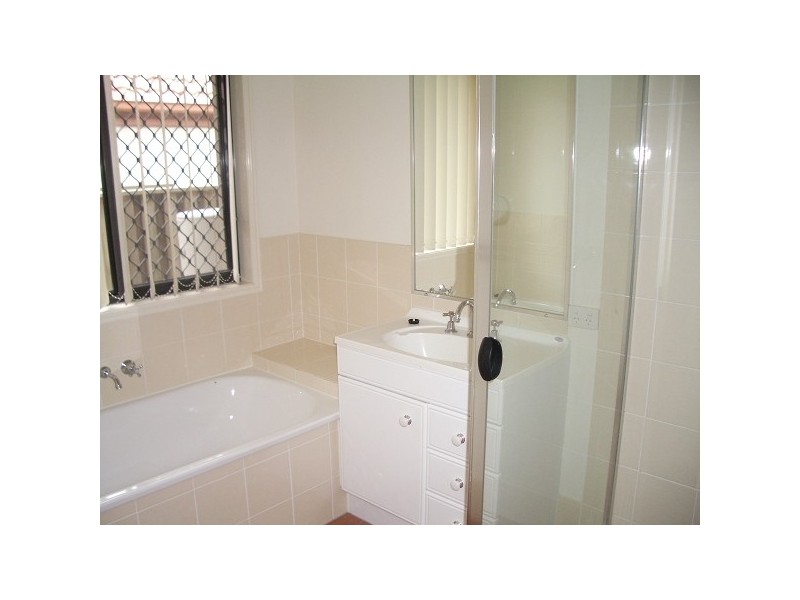 37 Lantau Crescent, Varsity Lakes QLD 4227