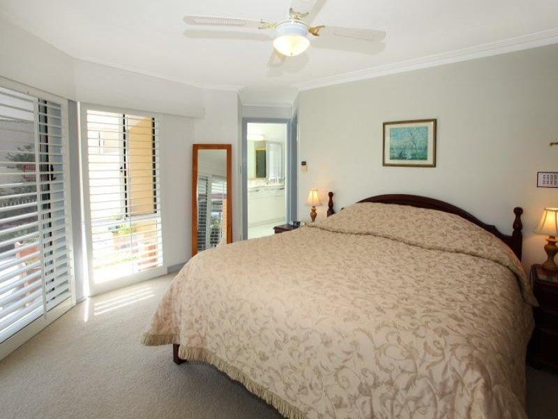 55 Fairway Drive, Clear Island Waters QLD 4226