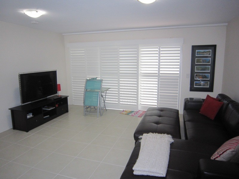 4/11 Britannia Avenue, Broadbeach QLD 4218
