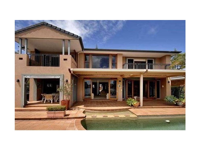 19 Naples Avenue, Surfers Paradise QLD 4217