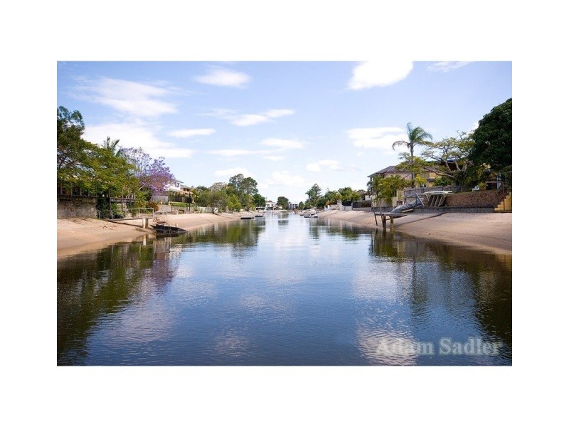 4 Summerland Key, Broadbeach Waters QLD 4218