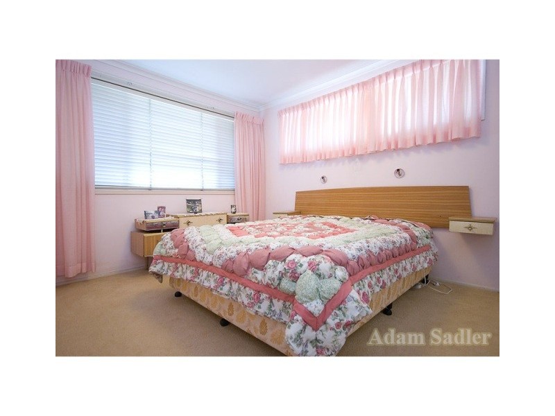 4 Summerland Key, Broadbeach Waters QLD 4218