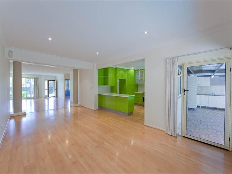 37 Shaw Street, Southport QLD 4215