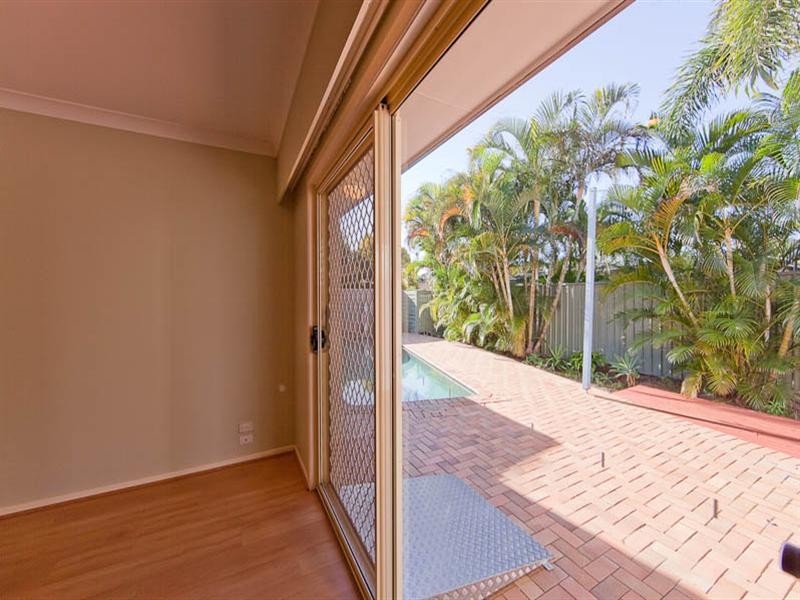 37 Shaw Street, Southport QLD 4215