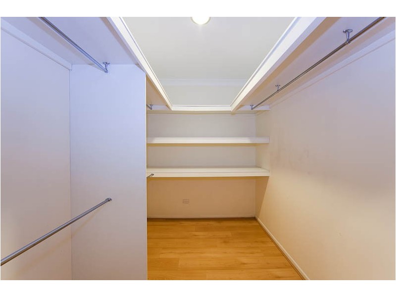 37 Shaw Street, Southport QLD 4215