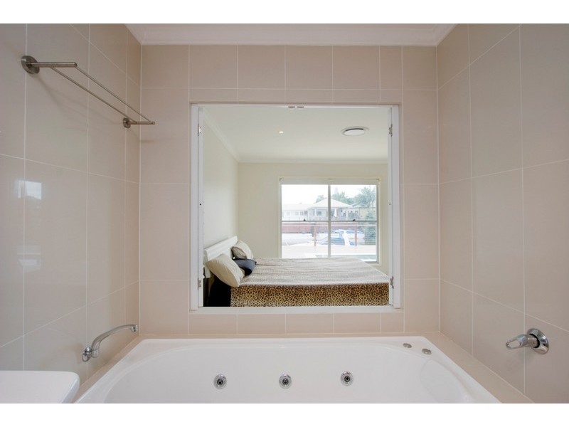 Broadbeach Waters QLD 4218