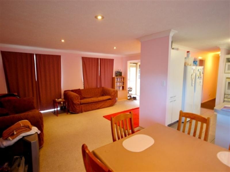 18 Fenton Drive, Tallebudgera QLD 4228