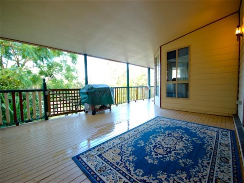 18 Fenton Drive, Tallebudgera QLD 4228