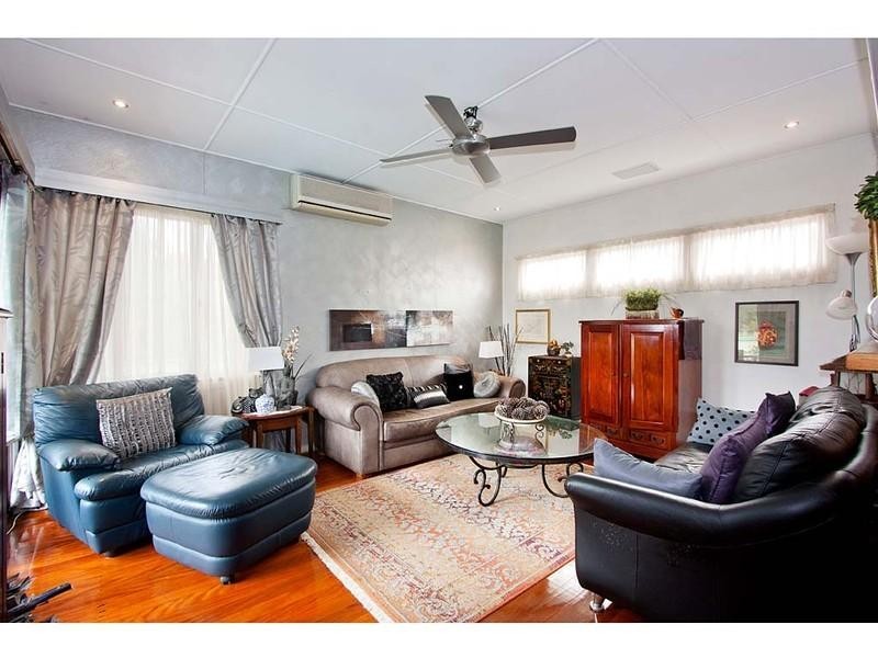 14 Bath Street, Labrador QLD 4215