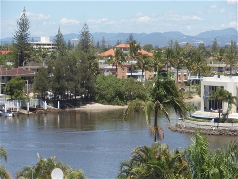 501 ‘Riva on Chevron’, 6 Tarcoola Crescent, Chevron Island QLD 4217