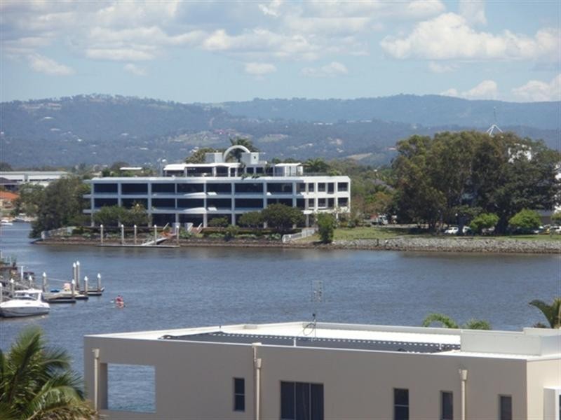 501 ‘Riva on Chevron’, 6 Tarcoola Crescent, Chevron Island QLD 4217