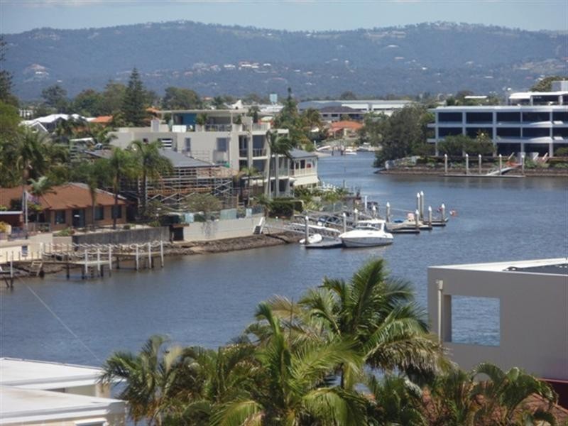 501 ‘Riva on Chevron’, 6 Tarcoola Crescent, Chevron Island QLD 4217