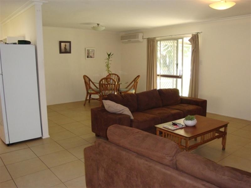 115 Allambi Avenue, Broadbeach Waters QLD 4218