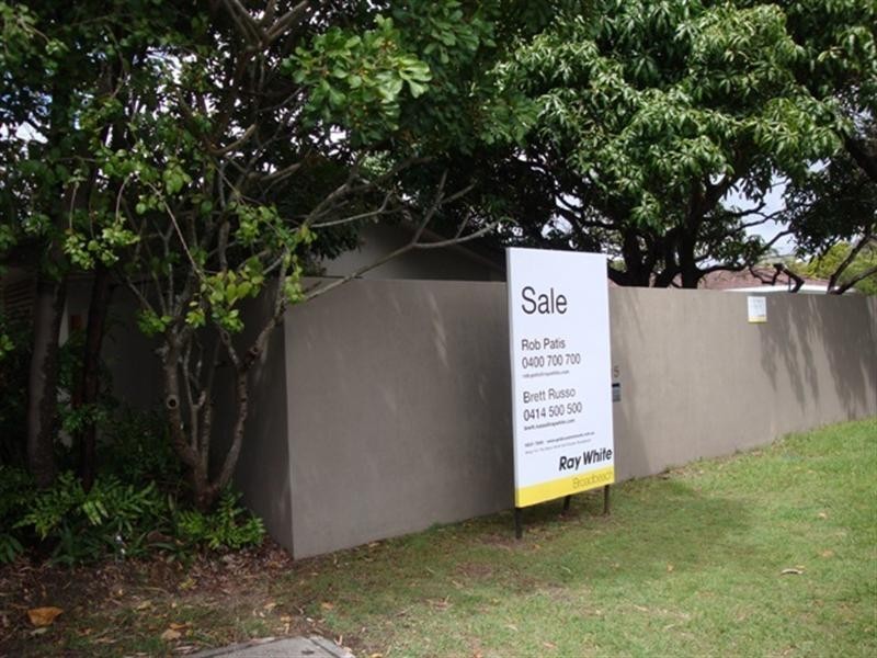 115 Allambi Avenue, Broadbeach Waters QLD 4218