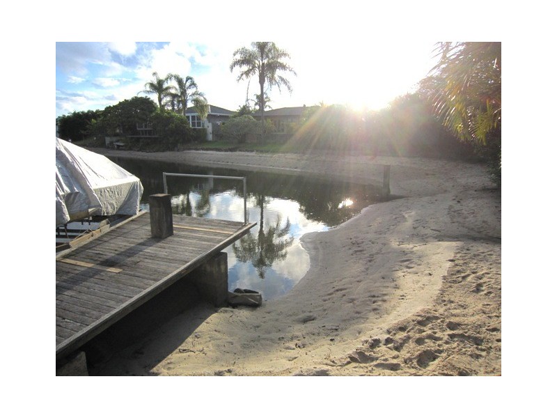 32 T E Peters Drive, Broadbeach Waters QLD 4218