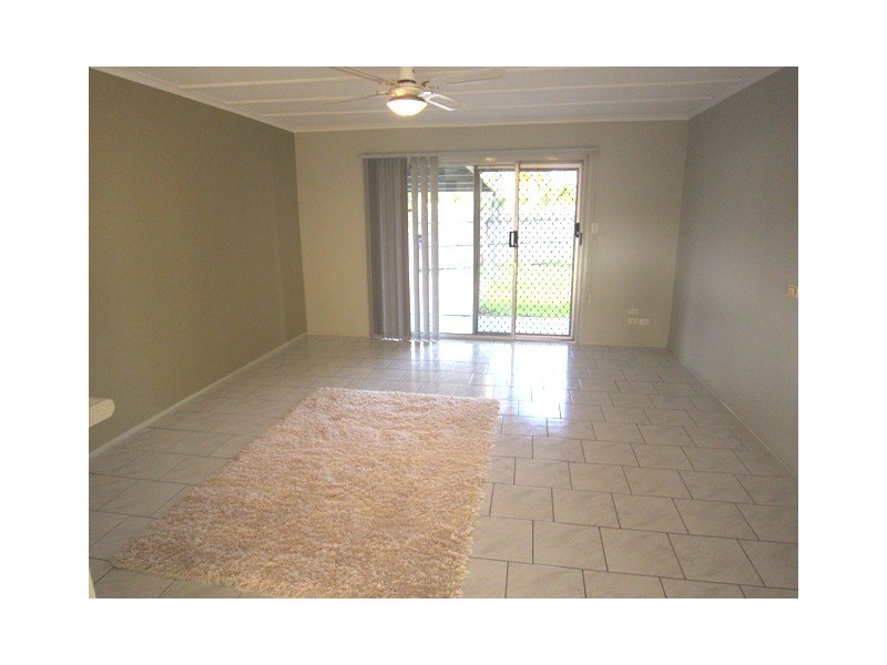 32 T E Peters Drive, Broadbeach Waters QLD 4218