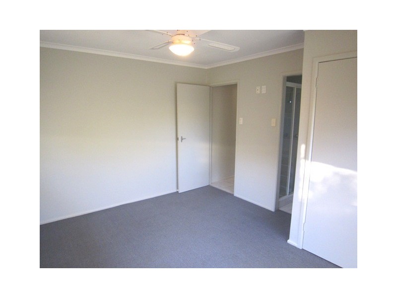 32 T E Peters Drive, Broadbeach Waters QLD 4218