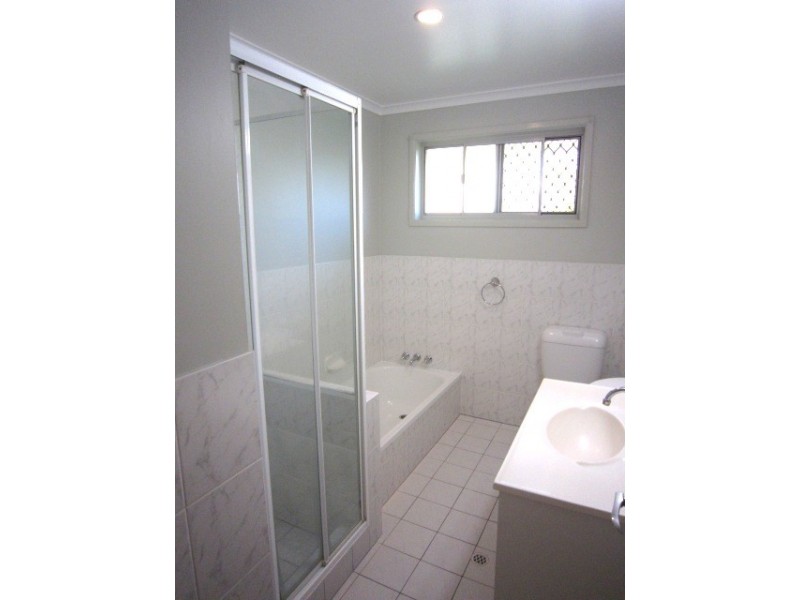32 T E Peters Drive, Broadbeach Waters QLD 4218