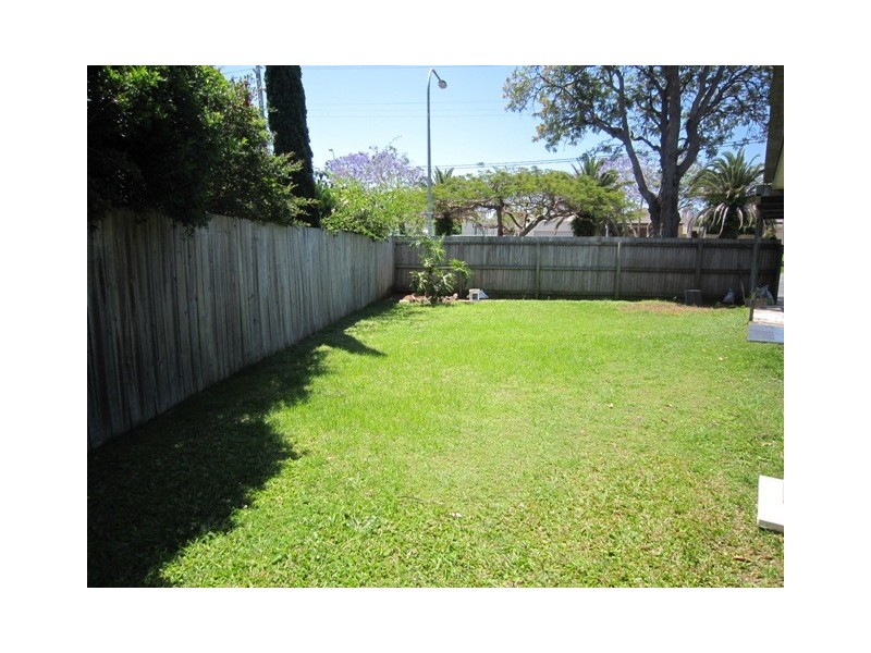 32 T E Peters Drive, Broadbeach Waters QLD 4218