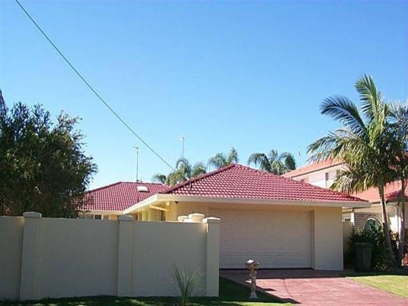 86 Clear Island Road, Broadbeach Waters QLD 4218