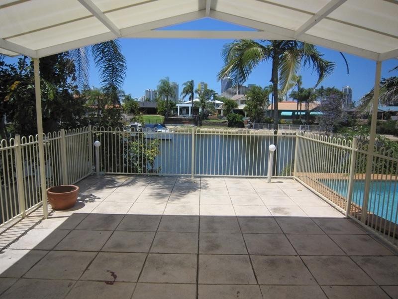 86 Clear Island Road, Broadbeach Waters QLD 4218