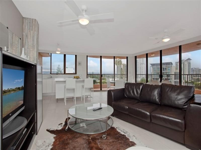 18 ‘Warringa Surf’, 219 Surf Parade, Surfers Paradise QLD 4217