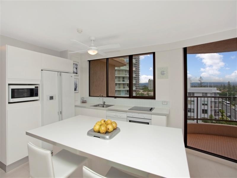 18 ‘Warringa Surf’, 219 Surf Parade, Surfers Paradise QLD 4217