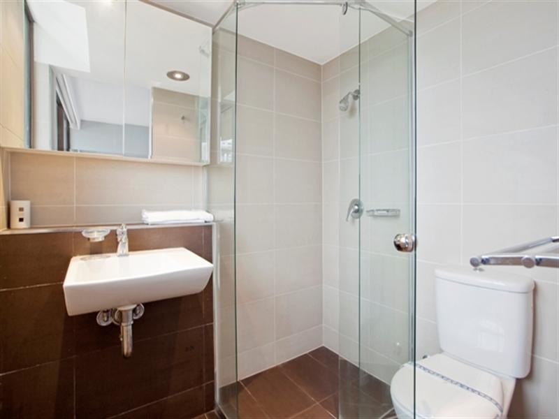 18 ‘Warringa Surf’, 219 Surf Parade, Surfers Paradise QLD 4217