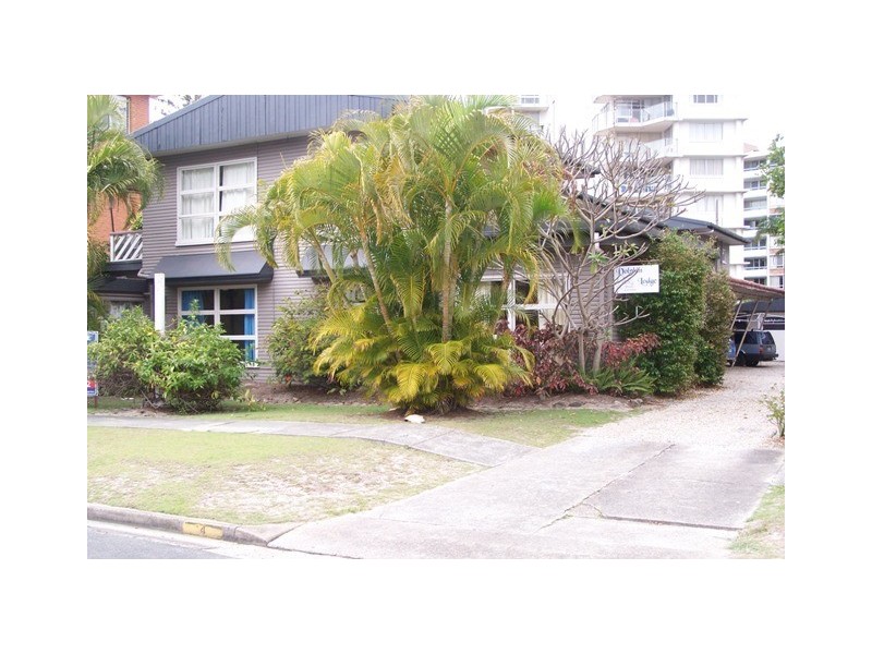1/4 First Avenue, Burleigh Heads QLD 4220