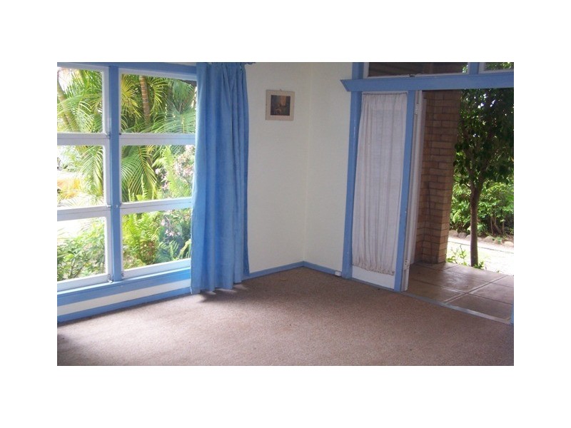 1/4 First Avenue, Burleigh Heads QLD 4220