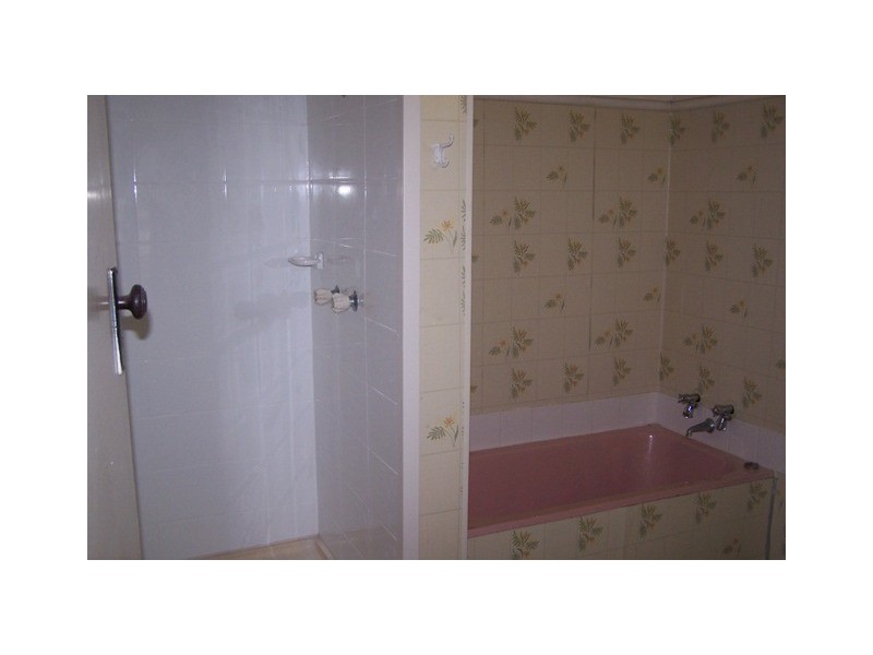 1/4 First Avenue, Burleigh Heads QLD 4220