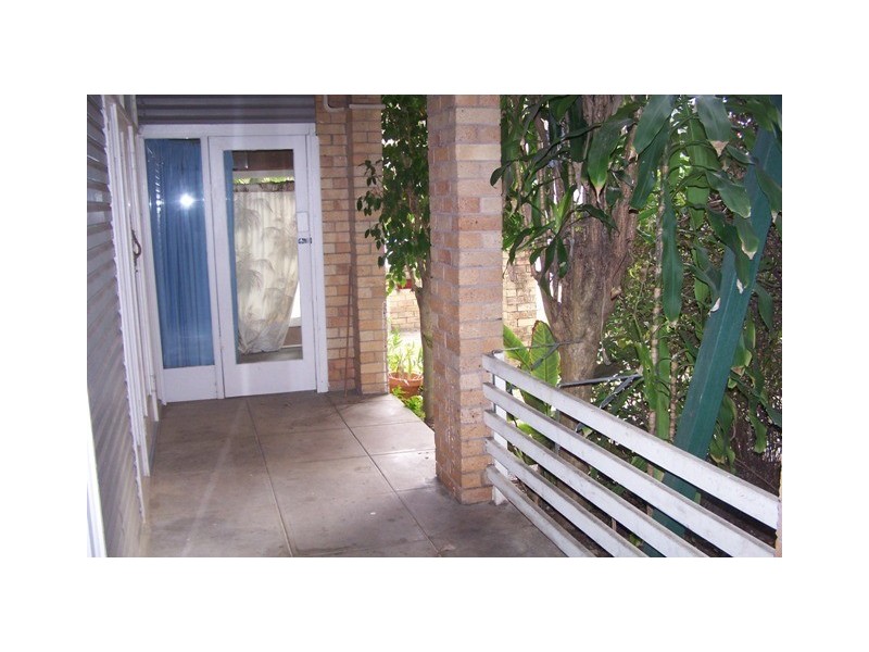 1/4 First Avenue, Burleigh Heads QLD 4220