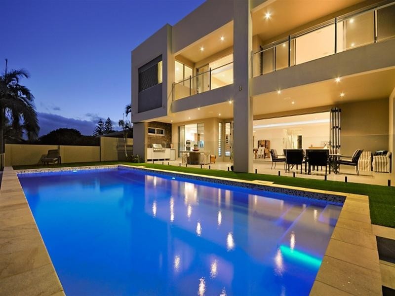 Broadbeach Waters QLD 4218