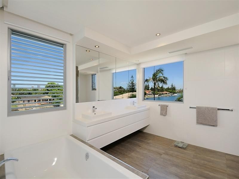 Broadbeach Waters QLD 4218