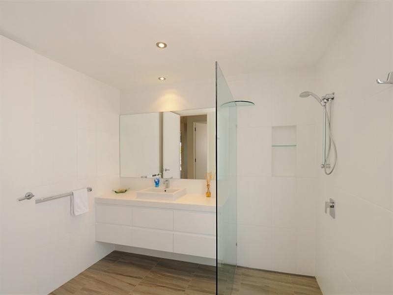 Broadbeach Waters QLD 4218