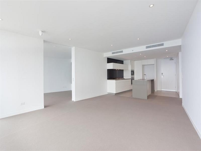 Cnr Charles Ave and Surf Parade, Broadbeach QLD 4218