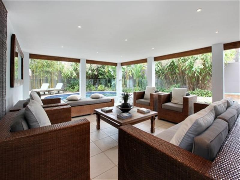 20 Barrier Reef Drive, Mermaid Waters QLD 4218