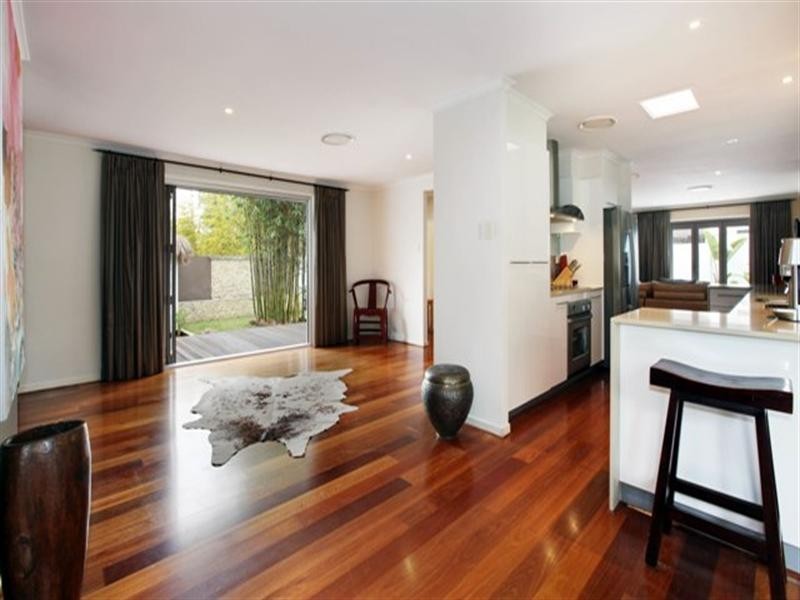 20 Barrier Reef Drive, Mermaid Waters QLD 4218