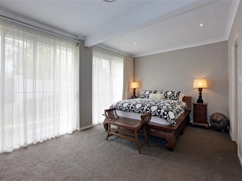 20 Barrier Reef Drive, Mermaid Waters QLD 4218