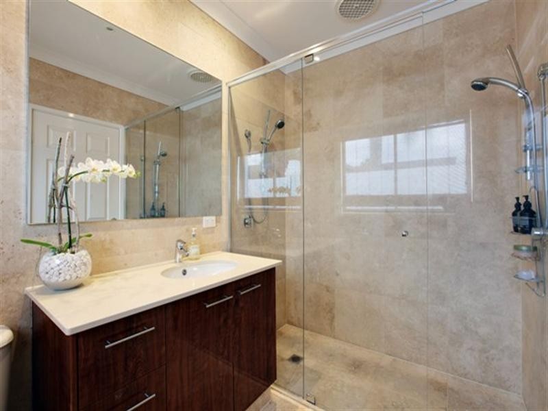 20 Barrier Reef Drive, Mermaid Waters QLD 4218