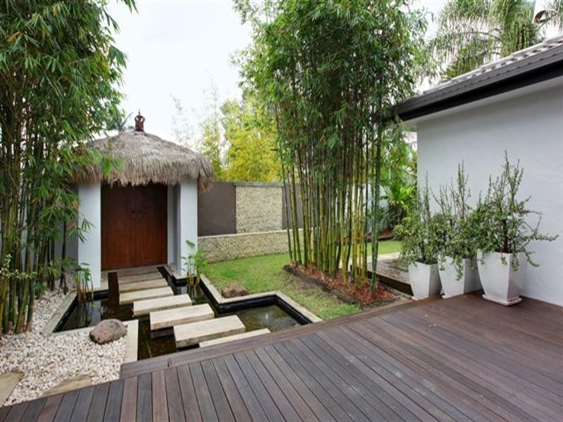 20 Barrier Reef Drive, Mermaid Waters QLD 4218