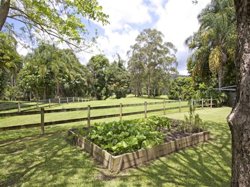 757 Tallebudgera Creek Road, Tallebudgera QLD 4228