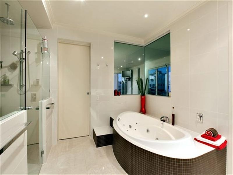 6-8 Alfred Street, Mermaid Beach QLD 4218