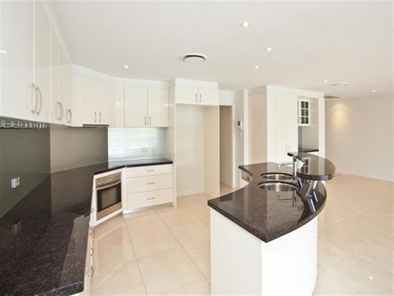 15 Etna Street, Isle Of Capri QLD 4217