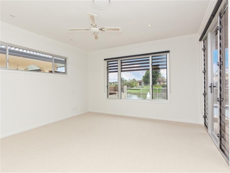 15 Etna Street, Isle Of Capri QLD 4217