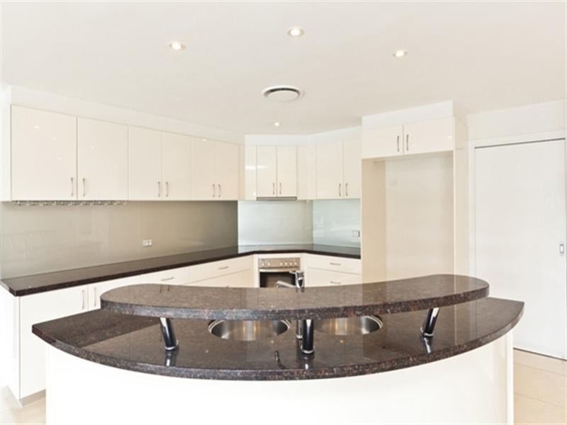 15 Etna Street, Isle Of Capri QLD 4217