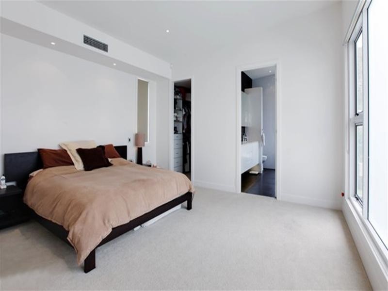 116 Marine Parade, Miami QLD 4220