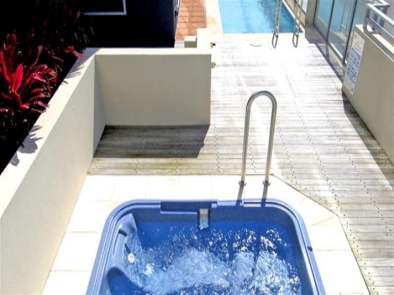 1701 /2685 Gold Coast Highway, Broadbeach QLD 4218