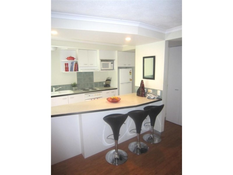 2/33 Australia Avenue, Broadbeach QLD 4218