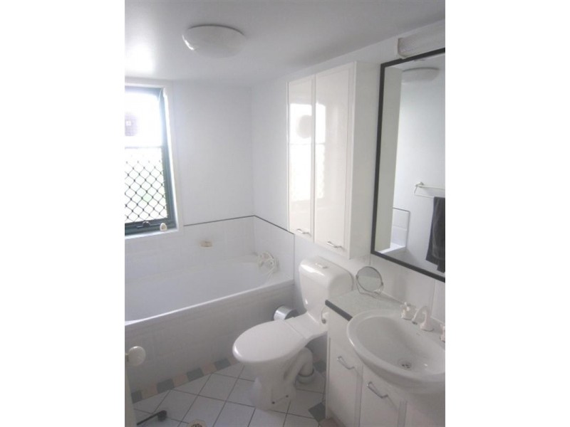 2/33 Australia Avenue, Broadbeach QLD 4218